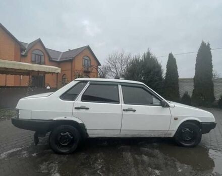 Белый ВАЗ 21099, объемом двигателя 1.6 л и пробегом 250 тыс. км за 950 $, фото 3 на Automoto.ua
