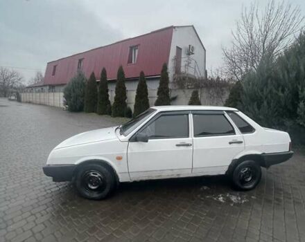 Белый ВАЗ 21099, объемом двигателя 1.6 л и пробегом 250 тыс. км за 950 $, фото 4 на Automoto.ua