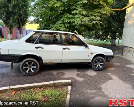 Белый ВАЗ 21099, объемом двигателя 1.5 л и пробегом 200 тыс. км за 1000 $, фото 1 на Automoto.ua