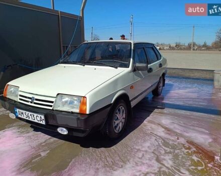 Белый ВАЗ 21099, объемом двигателя 1.5 л и пробегом 210 тыс. км за 1450 $, фото 5 на Automoto.ua