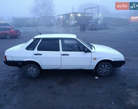 Белый ВАЗ 21099, объемом двигателя 1.5 л и пробегом 100 тыс. км за 1350 $, фото 3 на Automoto.ua