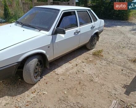 Белый ВАЗ 21099, объемом двигателя 1.5 л и пробегом 300 тыс. км за 900 $, фото 4 на Automoto.ua