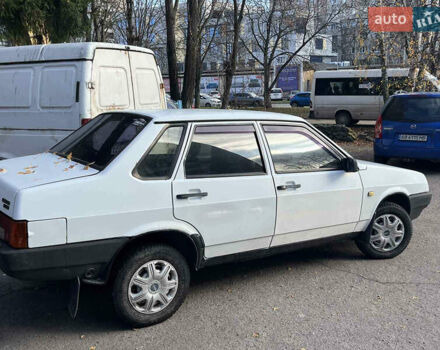 Белый ВАЗ 21099, объемом двигателя 1.5 л и пробегом 250 тыс. км за 1100 $, фото 3 на Automoto.ua