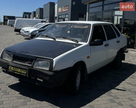 Белый ВАЗ 21099, объемом двигателя 1.5 л и пробегом 79 тыс. км за 1200 $, фото 1 на Automoto.ua