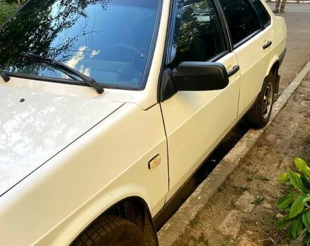 Белый ВАЗ 21099, объемом двигателя 1.5 л и пробегом 200 тыс. км за 2200 $, фото 4 на Automoto.ua