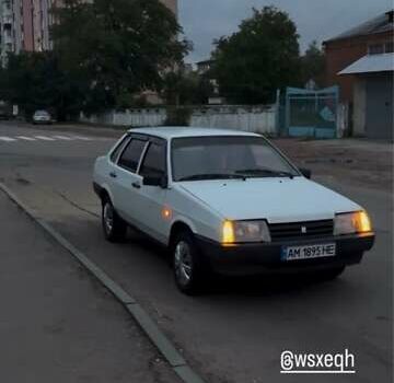 Белый ВАЗ 21099, объемом двигателя 1.5 л и пробегом 280 тыс. км за 1100 $, фото 3 на Automoto.ua