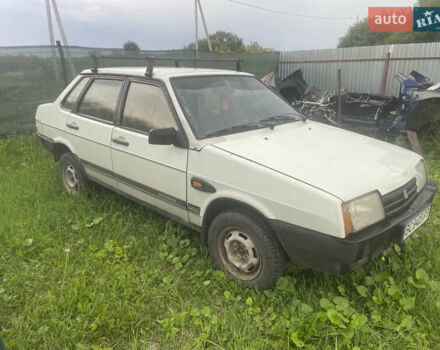 Белый ВАЗ 21099, объемом двигателя 1.5 л и пробегом 100 тыс. км за 650 $, фото 1 на Automoto.ua