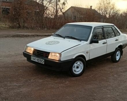 Белый ВАЗ 21099, объемом двигателя 1.5 л и пробегом 330 тыс. км за 558 $, фото 1 на Automoto.ua