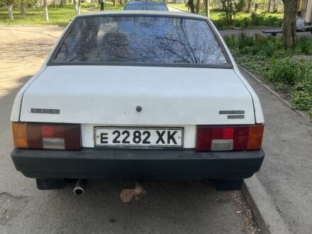 ВАЗ 21099 1993 в Днепре (Днепропетровске) на Automoto.ua Белый ВАЗ 21099, объемом двигателя 1.5 л и пробегом 150 тыс. км за 1000 $, фото 1 на Automoto.ua