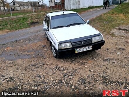 ВАЗ 21099 1993 у Тульчине на Automoto.ua Білий ВАЗ 21099, об'ємом двигуна 13 л та пробігом 200 тис. км за 999 $, фото 1 на Automoto.ua