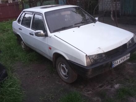 ВАЗ 21099 1993 в Светловдске на Automoto.ua Белый ВАЗ 21099, объемом двигателя 1.3 л и пробегом 70 тыс. км за 846 $, фото 1 на Automoto.ua