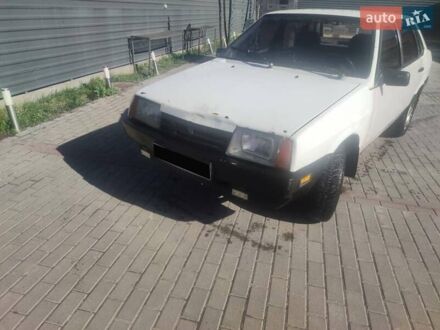 ВАЗ 21099 1994 в Кременце на Automoto.ua Белый ВАЗ 21099, объемом двигателя 1.5 л и пробегом 150 тыс. км за 400 $, фото 1 на Automoto.ua