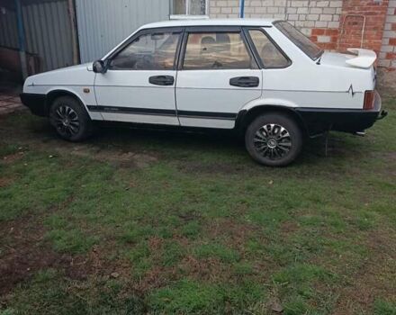 Белый ВАЗ 21099, объемом двигателя 1.3 л и пробегом 150 тыс. км за 1000 $, фото 1 на Automoto.ua