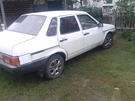 Белый ВАЗ 21099, объемом двигателя 1.5 л и пробегом 300 тыс. км за 600 $, фото 1 на Automoto.ua