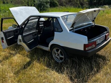 Белый ВАЗ 21099, объемом двигателя 1.5 л и пробегом 300 тыс. км за 850 $, фото 1 на Automoto.ua
