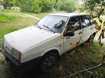 Білий ВАЗ 21099, об'ємом двигуна 1.5 л та пробігом 185 тис. км за 1124 $, фото 1 на Automoto.ua
