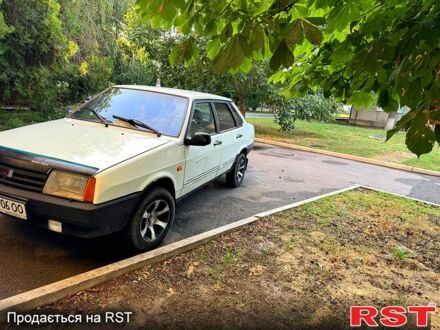 ВАЗ 21099 1998 в Измаиле на Automoto.ua Белый ВАЗ 21099, объемом двигателя 1.5 л и пробегом 200 тыс. км за 1000 $, фото 1 на Automoto.ua