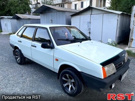 Белый ВАЗ 21099, объемом двигателя 1.5 л и пробегом 200 тыс. км за 1599 $, фото 1 на Automoto.ua