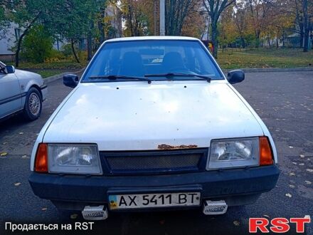 Белый ВАЗ 21099, объемом двигателя 1.5 л и пробегом 200 тыс. км за 1300 $, фото 1 на Automoto.ua