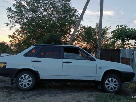 Белый ВАЗ 21099, объемом двигателя 1.5 л и пробегом 147 тыс. км за 1500 $, фото 1 на Automoto.ua