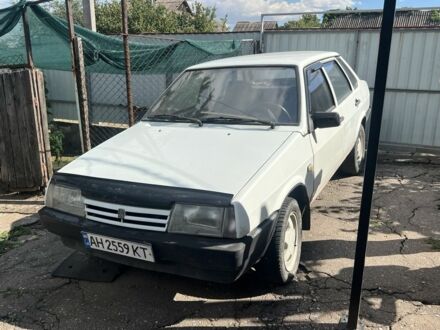 Белый ВАЗ 21099, объемом двигателя 1.5 л и пробегом 100 тыс. км за 1209 $, фото 1 на Automoto.ua