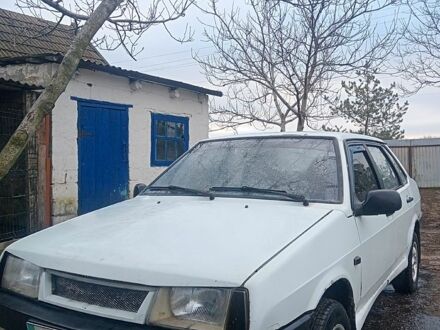 Белый ВАЗ 21099, объемом двигателя 1.5 л и пробегом 175 тыс. км за 1200 $, фото 1 на Automoto.ua