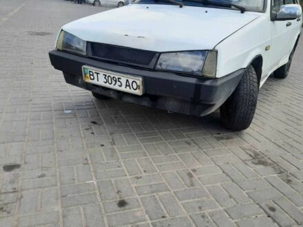 ВАЗ 21099 2000 у Дніпро (Дніпропетровську) на Automoto.ua Білий ВАЗ 21099, об'ємом двигуна 6 л та пробігом 186 тис. км за 950 $, фото 1 на Automoto.ua