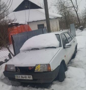 Белый ВАЗ 21099, объемом двигателя 1.5 л и пробегом 250 тыс. км за 400 $, фото 1 на Automoto.ua