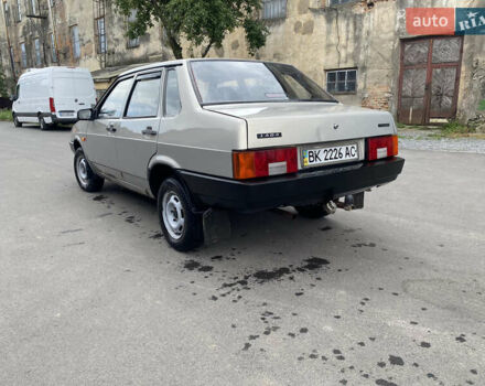 Бежевий ВАЗ 21099, об'ємом двигуна 1.6 л та пробігом 206 тис. км за 2350 $, фото 6 на Automoto.ua