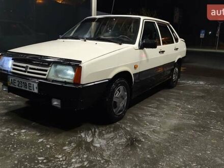 Бежевый ВАЗ 21099, объемом двигателя 1.5 л и пробегом 100 тыс. км за 1500 $, фото 1 на Automoto.ua