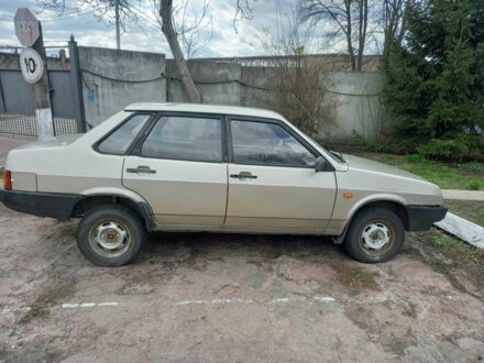 ВАЗ 21099 1998 в Фастове на Automoto.ua Бежевый ВАЗ 21099, объемом двигателя 1.5 л и пробегом 265 тыс. км за 834 $, фото 1 на Automoto.ua