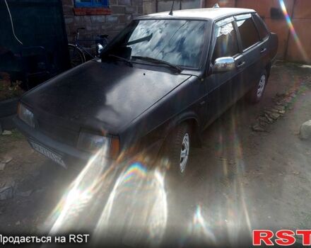 Черный ВАЗ 21099, объемом двигателя 1.5 л и пробегом 230 тыс. км за 800 $, фото 2 на Automoto.ua