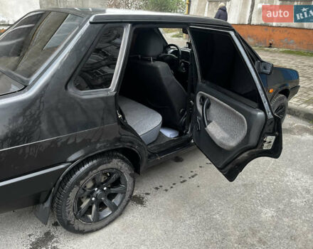 Черный ВАЗ 21099, объемом двигателя 1.6 л и пробегом 99 тыс. км за 2500 $, фото 4 на Automoto.ua