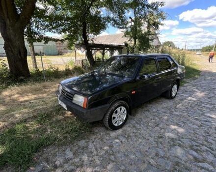 Черный ВАЗ 21099, объемом двигателя 1.5 л и пробегом 240 тыс. км за 1000 $, фото 1 на Automoto.ua