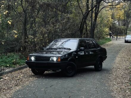 Черный ВАЗ 21099, объемом двигателя 1.6 л и пробегом 200 тыс. км за 2200 $, фото 1 на Automoto.ua