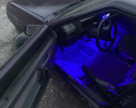 Фиолетовый ВАЗ 21099, объемом двигателя 1.5 л и пробегом 300 тыс. км за 800 $, фото 5 на Automoto.ua