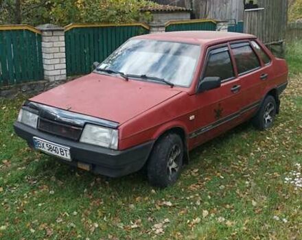 Красный ВАЗ 21099, объемом двигателя 1.5 л и пробегом 300 тыс. км за 1250 $, фото 2 на Automoto.ua