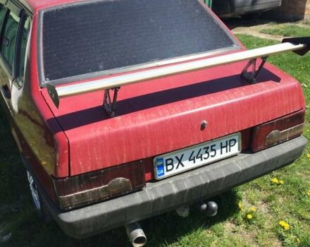Красный ВАЗ 21099, объемом двигателя 1.6 л и пробегом 250 тыс. км за 1100 $, фото 2 на Automoto.ua