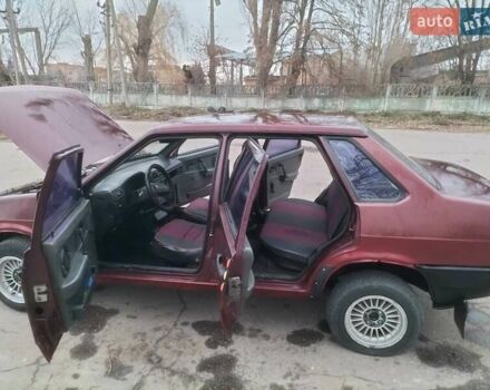 Красный ВАЗ 21099, объемом двигателя 1.3 л и пробегом 350 тыс. км за 1000 $, фото 5 на Automoto.ua