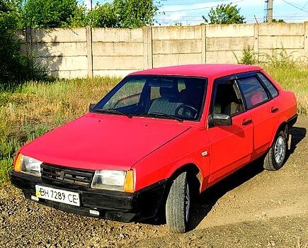Красный ВАЗ 21099, объемом двигателя 1.5 л и пробегом 300 тыс. км за 900 $, фото 1 на Automoto.ua