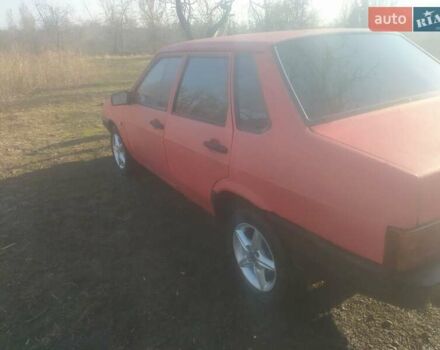 Красный ВАЗ 21099, объемом двигателя 1.3 л и пробегом 200 тыс. км за 600 $, фото 2 на Automoto.ua