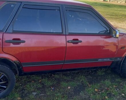 Красный ВАЗ 21099, объемом двигателя 1.5 л и пробегом 322 тыс. км за 750 $, фото 4 на Automoto.ua