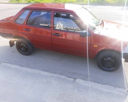 Червоний ВАЗ 21099, об'ємом двигуна 1.5 л та пробігом 230 тис. км за 1300 $, фото 2 на Automoto.ua