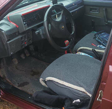 Красный ВАЗ 21099, объемом двигателя 1.5 л и пробегом 335 тыс. км за 2800 $, фото 4 на Automoto.ua