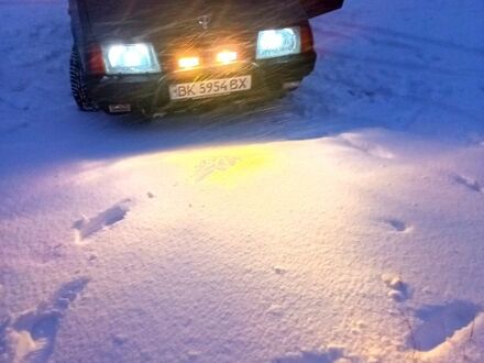 Красный ВАЗ 21099, объемом двигателя 1.5 л и пробегом 370 тыс. км за 1550 $, фото 1 на Automoto.ua