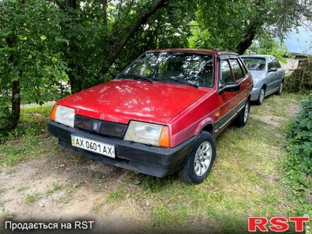 Красный ВАЗ 21099, объемом двигателя 1.5 л и пробегом 200 тыс. км за 799 $, фото 1 на Automoto.ua