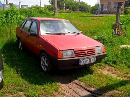 Красный ВАЗ 21099, объемом двигателя 1.5 л и пробегом 100 тыс. км за 1200 $, фото 1 на Automoto.ua
