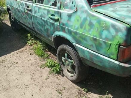 ВАЗ 21099 1998 в Броварах на Automoto.ua Красный ВАЗ 21099, объемом двигателя 1.5 л и пробегом 250 тыс. км за 300 $, фото 1 на Automoto.ua