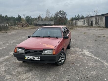 ВАЗ 21099 1998 в Лугинах на Automoto.ua Красный ВАЗ 21099, объемом двигателя 1.5 л и пробегом 3 тыс. км за 737 $, фото 1 на Automoto.ua