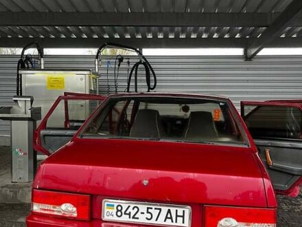 Красный ВАЗ 21099, объемом двигателя 1.6 л и пробегом 157 тыс. км за 1350 $, фото 1 на Automoto.ua
